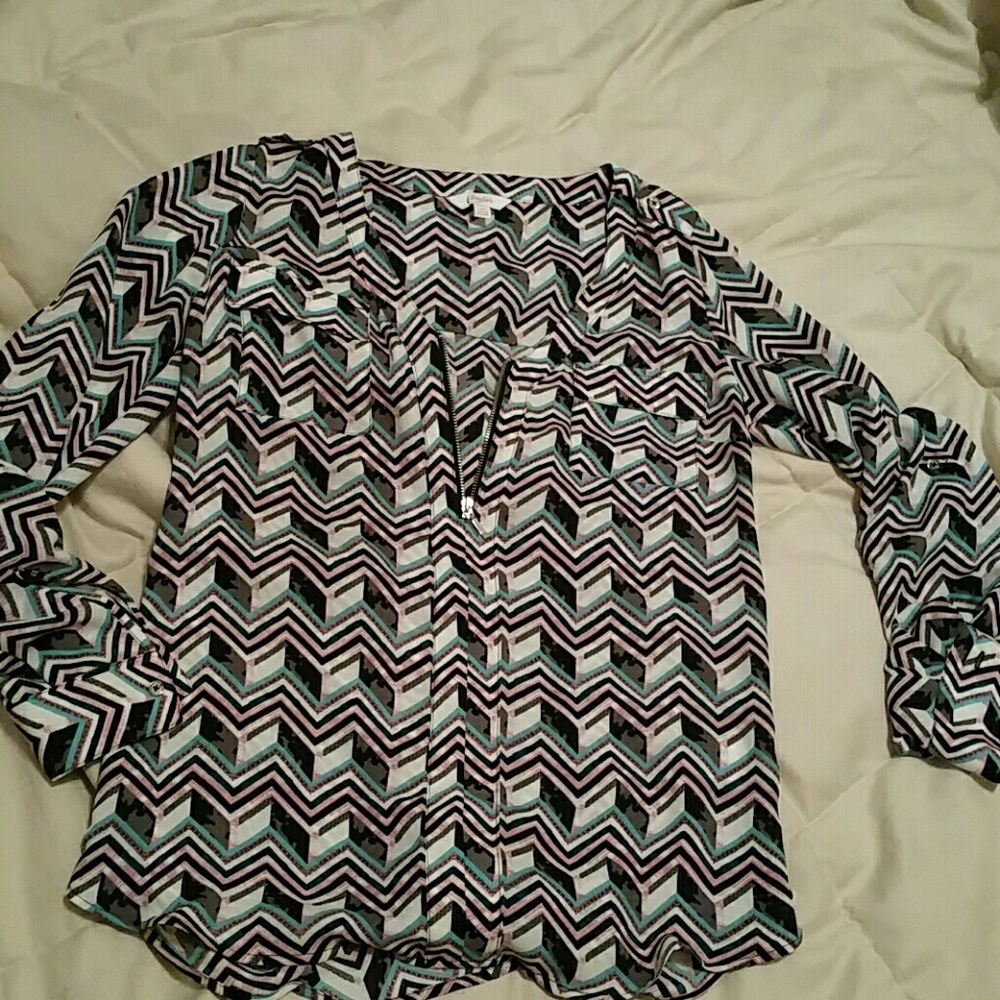 Beautiful polyester shirt with pockets